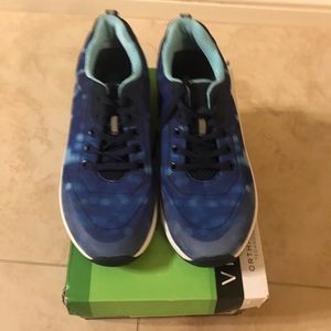 NWB-Vionic Authentic Women Action Tourney Orthotic Shoes -Blue Teal Size 8